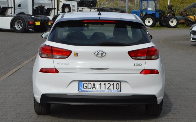 Hyundai I30 cena 29889 przebieg: 301850, rok produkcji 2017 z Zduńska Wola małe 191